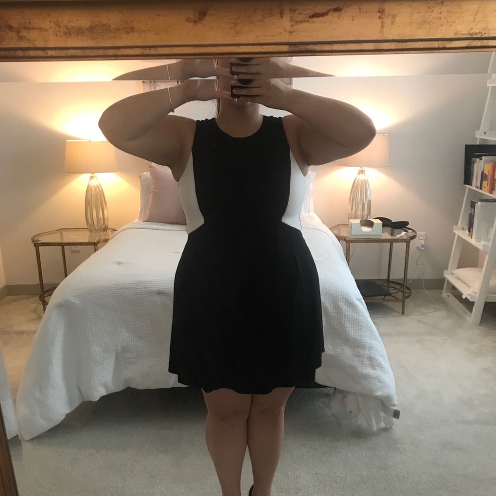Black and white stretchy dress (OK for 18/20)
